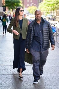 karlie-kloss-out-with-her-bodyguard-in-new-york-10-10-2023-6.jpg