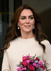 kate-middleton-visits-nottingham-trent-university-in-nottingham-10-11-2023-0.jpg