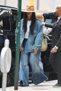 kelly-rowland-in-a-double-denim-ot-in-new-york-10-21-2023-0.jpg