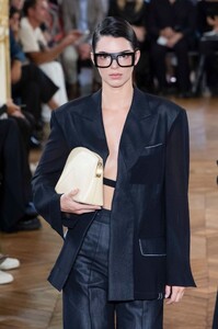 kendall-jenner-at-victoria-beckham-spring-summer-runway-paris-fashion-show-09-29-2023-6.jpg