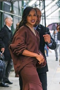 kerry-washington-leaves-watch-what-happens-live-in-new-york-09-25-2023-2.jpg