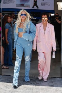 khloe-kardashian-and-kris-jenner-at-her-first-good-american-store-in-santa-monica-06-23-2023-6.jpg