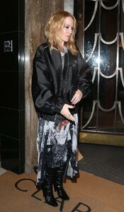 kylie-minogue-returns-to-her-london-hotel-09-28-2023-0.jpg