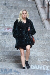 lady-gaga-on-the-set-of-joker-folie-a-deux-in-new-york-04-01-2023-4.jpg