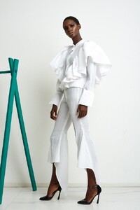 lagos-fashion-and-design-week-lfdw_01_re_look_10_2017_aw_bellanaija.thumb.jpg.5961450981ee6b51551b4b5049509a5f.jpg