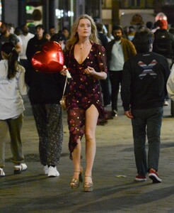 laura-whitmore-night-out-at-leicester-square-in-london-06-16-2023-5.thumb.jpg.4e716952dc736d56cc11738ebc9a51f5.jpg