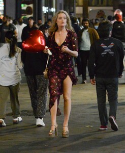 laura-whitmore-night-out-at-leicester-square-in-london-06-16-2023-6.thumb.jpg.c9e1e304b4c4b9769fcbe1233ac24b1b.jpg