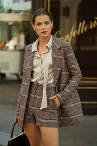 mid-length-grey-plaid-blazer-office-wear-shorts.jpg