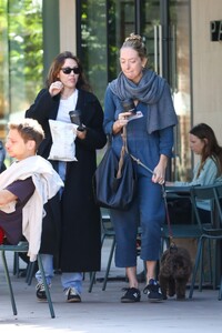 miley-cyrus-out-for-lunch-at-erewhon-with-a-friend-in-los-angeles-10-02-2023-0.jpg