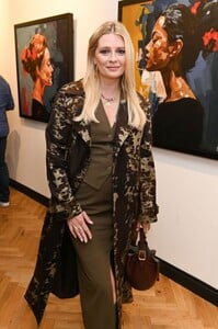 mischa-barton-at-radiant-resilience-an-exclusive-exhibition-by-zara-muse-at-grove-gallery-in-london-09-13-2023-2.thumb.jpg.7ac49fb07d4865213e89f16a678e5293.jpg