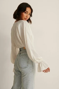 nakd_cropped_flowy_blouse_1660-000692-0001_01b_r.thumb.webp.2a59f726682c1935373a98baa28de1e8.webp