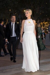 nicky-hilton-arrives-at-new-york-city-ballet-s-2023-fall-gala-10-05-2023-3.jpg