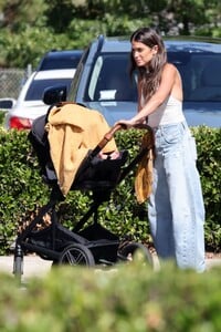 nikki-reed-and-ian-somerhalder-out-for-grocery-shopping-in-calabasas-09-13-2023-0.jpg