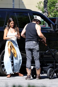 nikki-reed-and-ian-somerhalder-out-for-grocery-shopping-in-calabasas-09-13-2023-2.jpg