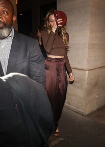 paris-jackson-leaves-costes-restaurant-in-paris-10-02-2023-1.jpg