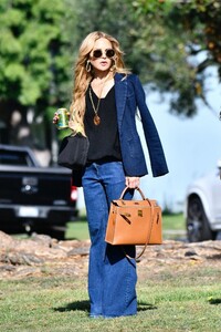 rachel-zoe-in-double-denim-out-in-brentwood-10-02-2023-0.jpg