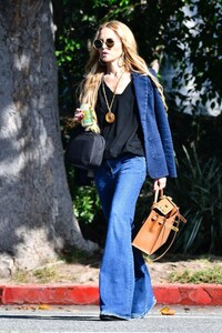 rachel-zoe-in-double-denim-out-in-brentwood-10-02-2023-1.jpg