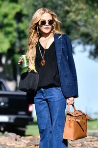 rachel-zoe-in-double-denim-out-in-brentwood-10-02-2023-3.jpg