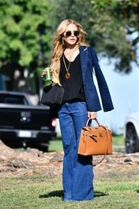 rachel-zoe-in-double-denim-out-in-brentwood-10-02-2023-6.jpg