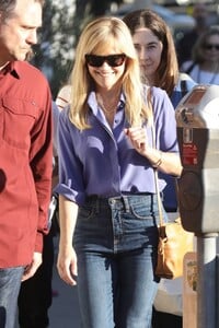 reese-witherspoon-sign-autographs-after-a-book-event-at-brentwood-country-mart-10-20-2023-1.jpg