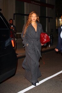 rihanna-out-for-dinner-in-new-york-10-09-2023-1.jpg