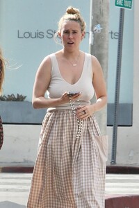 rumer-willis-leaves-great-white-restaurant-on-melrose-ave-in-west-hollywood-10-25-2023-5.jpg