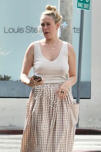 rumer-willis-leaves-great-white-restaurant-on-melrose-ave-in-west-hollywood-10-25-2023-6.jpg