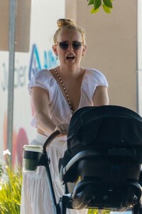 rumer-willis-out-with-her-baby-at-all-time-in-los-feliz-10-03-2023-6.jpg