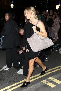 sienna-miller-leaves-vogue-world-show-at-london-fashion-week-09-14-2023-1.jpg