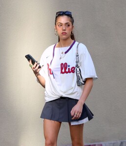 sistine-stallone-out-and-about-in-new-york-10-05-2023-0.jpg