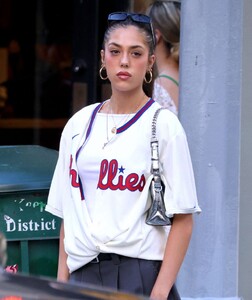 sistine-stallone-out-and-about-in-new-york-10-05-2023-5.jpg