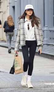 sistine-stallone-shopping-at-whole-foods-supermarket-in-new-york-10-19-2023-1.jpg