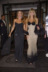 sofia-vergara-and-heidi-klum-leaves-mark-hotel-in-new-york-09-28-2023-3.jpg