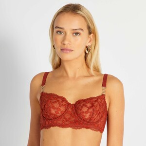 soutien-gorge-corbeille-en-dentelle-rouge-aet28_1_zc1.thumb.jpg.582a94965d2c9df06fae870a194d36e4.jpg