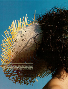 spiering-souness-Vogue Italia May 1988-Make-Up Quello Dell'Estate-archivio.vogue.it   3.png