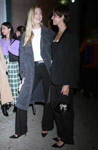taylor-hill-and-daphne-groeneveld-arrives-at-gigi-hadid-s-guest-in-residence-store-opening-in-new-york-10-19-2023-0.jpg