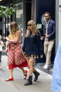 taylor-swift-and-blake-lively-arrives-at-7th-birthday-party-for-blake-lively-and-ryan-reynolds-daughter-inez-in-new-york-09-30-2023-1.jpg