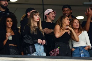 taylor-swift-blake-lively-sophie-turner-and-sabrina-carpenter-at-kansas-chiefs-vs.-new-york-jets-game-in-newark-10-01-2023-1.jpg