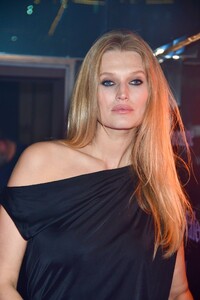 toni-garrn-glenmorangie-event-a-tale-of-tokyo-restaurant-oukan-berlin-10-18-2023-12.jpg