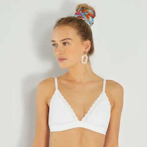 triangle-dentelle-padde-blanc-yf119_5_zc2.thumb.jpg.68191d6696636e7d8f2bc560cc9d7625.jpg