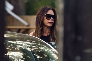 victoria-beckham-out-for-lunch-at-mandolin-in-miami-10-28-2023-0.jpg
