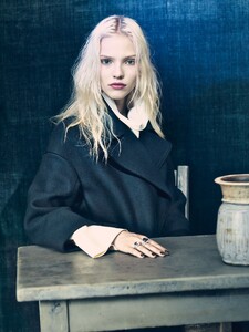 vogue-china-10-2013_juliana_ondria_sasha_(2).thumb.jpg.1de522a18b9bd617149fb8a0fc8ad88d.jpg
