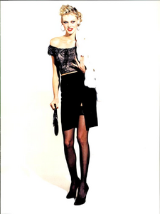 von_Unwerth_Blumarine_Fall_Winter_1996_97_10.thumb.png.280198ee89a56565778f8642e576cf00.png