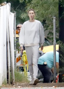 whitney-port-leaves-her-home-in-los-angeles-09-19-2023-1.jpg