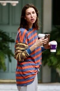whitney-port-out-for-coffee-in-studio-city-09-03-2023-0.jpg