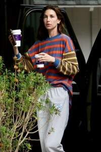 whitney-port-out-for-coffee-in-studio-city-09-03-2023-2.jpg