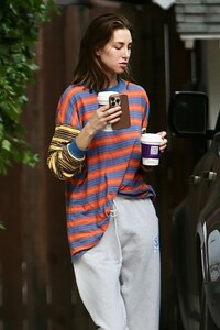 whitney-port-out-for-coffee-in-studio-city-09-03-2023-4.jpg