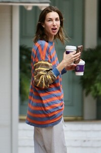 whitney-port-out-for-coffee-in-studio-city-09-03-2023-6.jpg