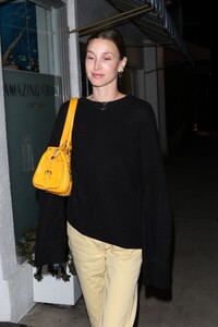 whitney-port-out-for-dinner-in-santa-monica-10-02-2023-0.jpg