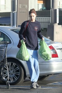 whitney-port-out-for-grocery-shopping-at-gelson-s-market-in-studio-city-10-22-2023-0.jpg